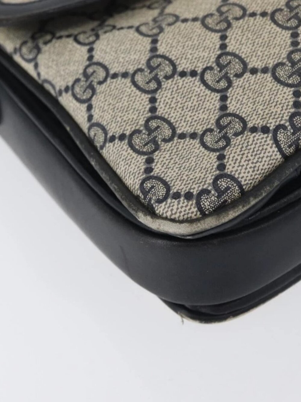 GUCCI GG Supreme Shoulder Bag PVC Navy Gold - Picture 4 of 16